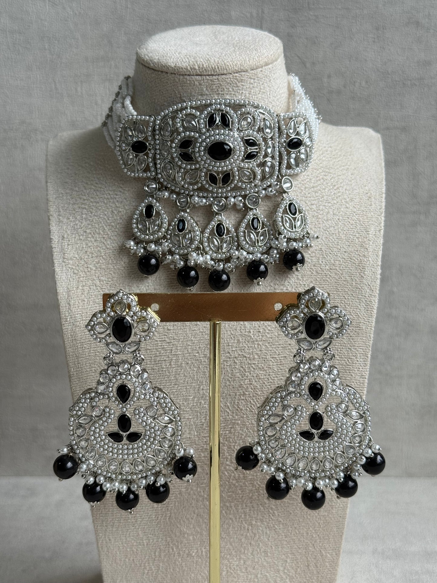 Ayura Designs Zarlish Set – Choker, Earrings & Tikka with Mirror-Cut Stones, Black & White Beads & Silver Finish