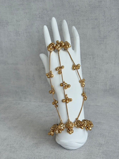 Ayura Designs Hejal Haathphool Set of 2 – Three Finger Style Hand Harness with Ghungroo Detailing & Gold Finish
