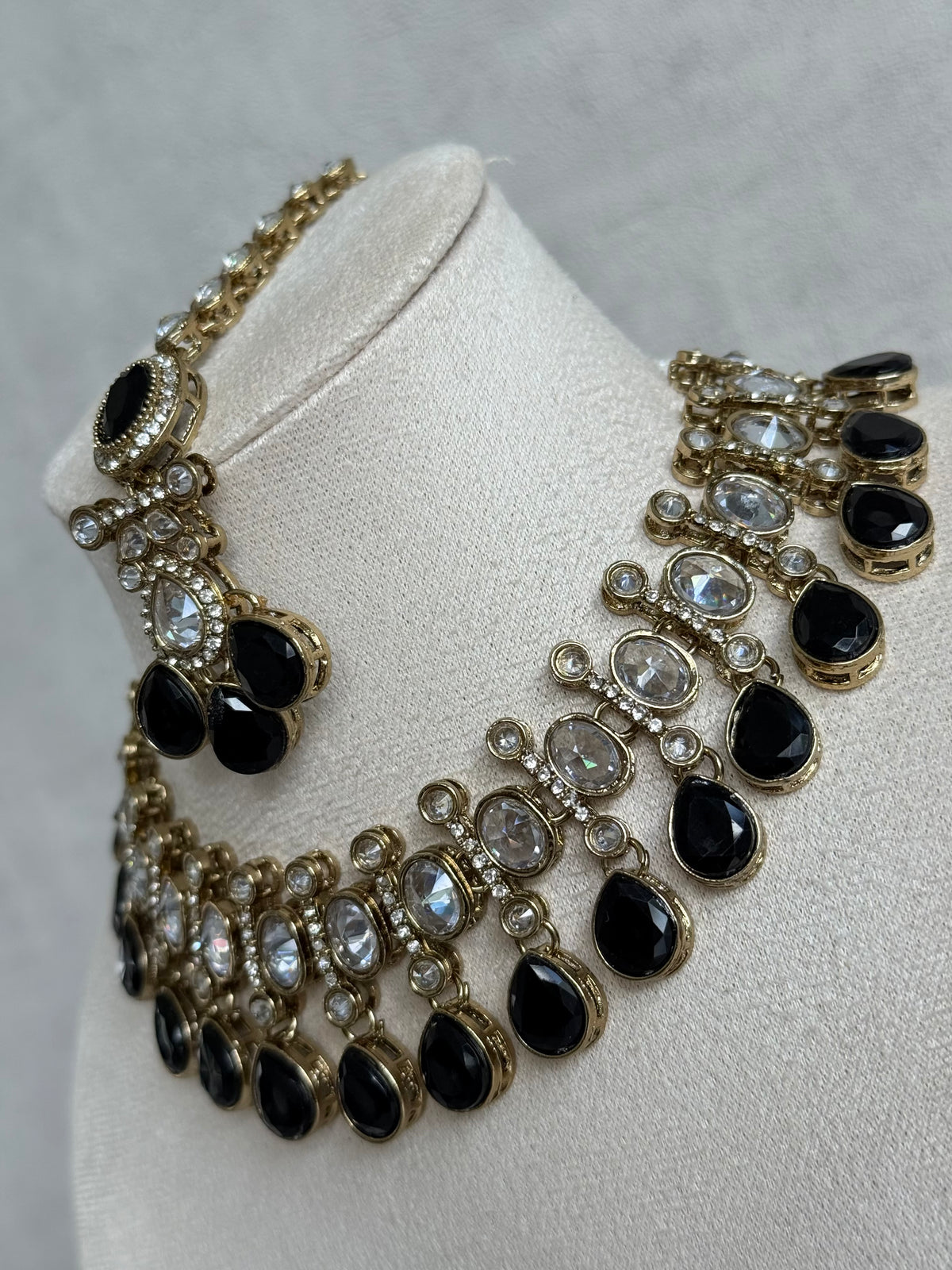 Ayura Designs Ava Necklace Set with Earrings & Tikka – Black Stone & Mirror-Cut Necklace Set in Antique Gold Finish