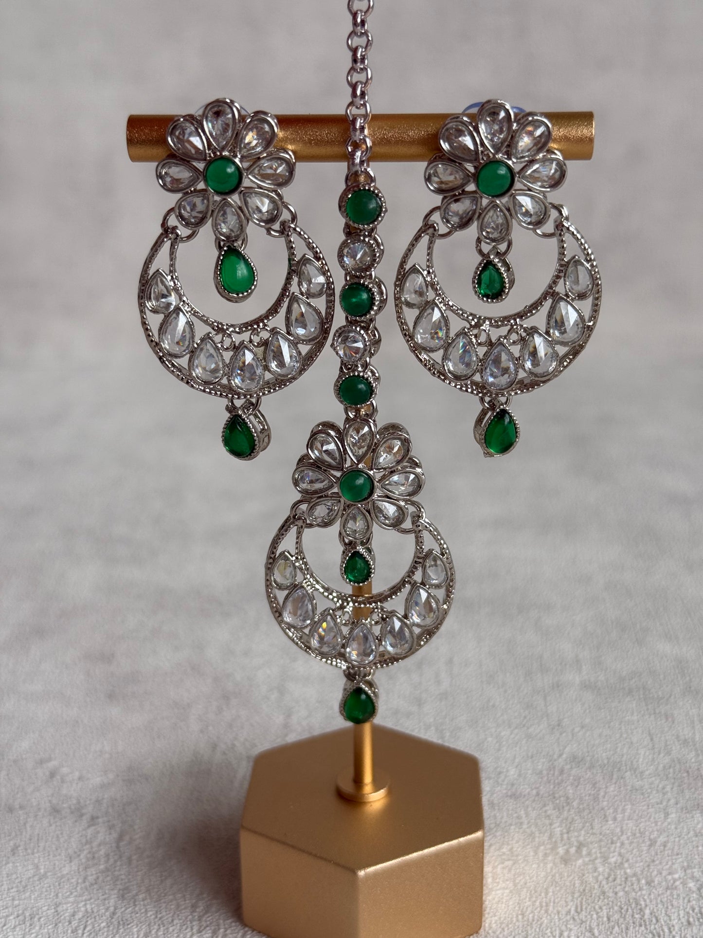Ayura Designs Qirat Set with Necklace, Earrings & Tikka – Mirror-Cut Stones with Emerald Green Detailing in Silver Finish