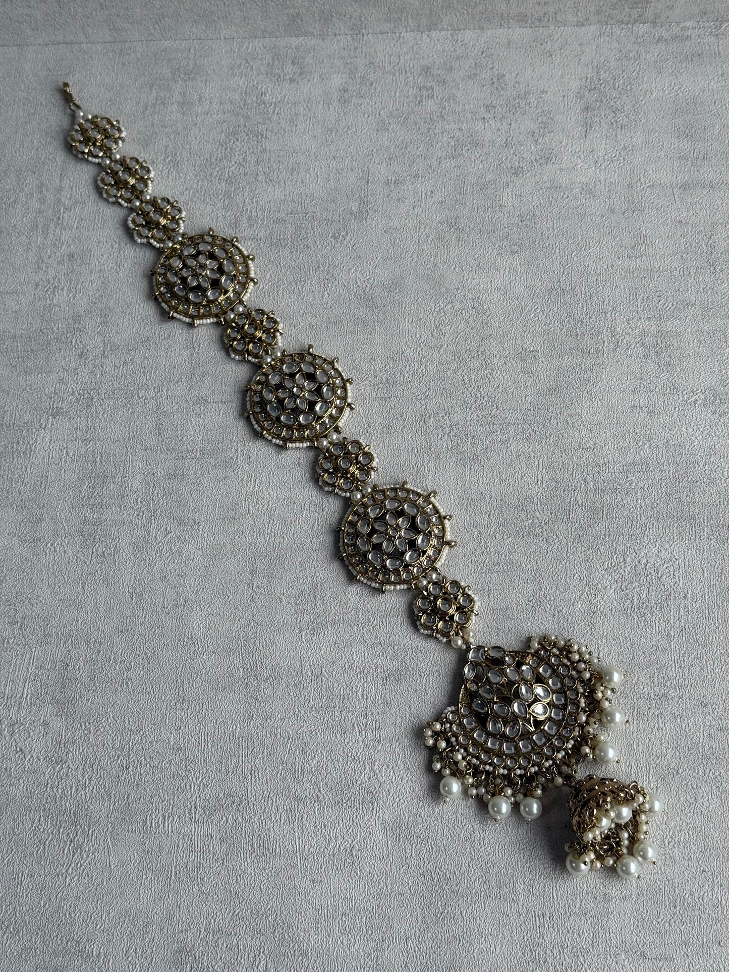 Ayura Designs Laraib Parandi – Mirror-Cut Kundan with Pearl Drops in Antique Gold Finish