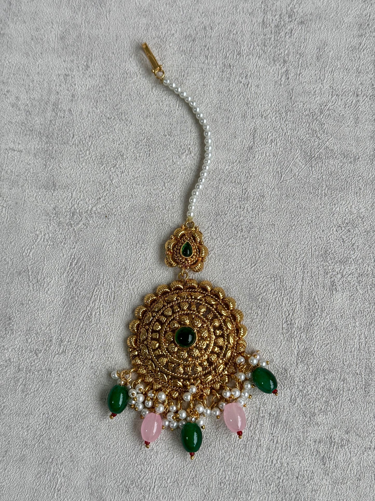 Ayura Designs Zahara Choker Set with Earrings & Tikka – Exquisite Gold Adorned with Pink & Green Gemstones