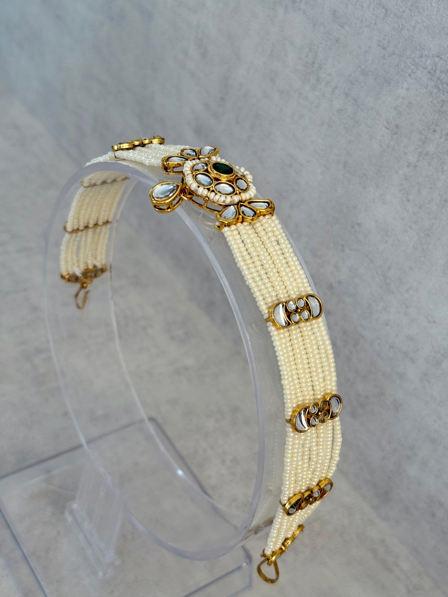 Ayura Designs Daisy Sheeshphool – Kundan & Pearl Headpiece with Emerald Floral Centre Motif