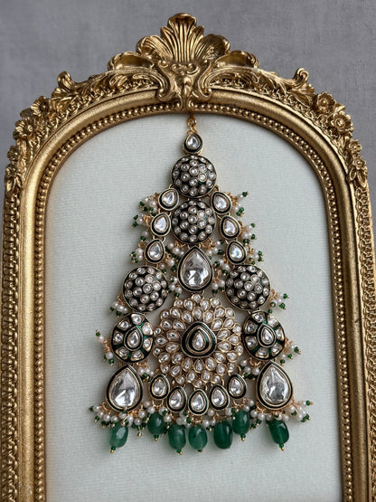 Ayura Designs Zoha Jhoomar Passa – Mirror-Cut Kundan with Emerald Green Drops, Pearl Detailing & Antique Gold Finish