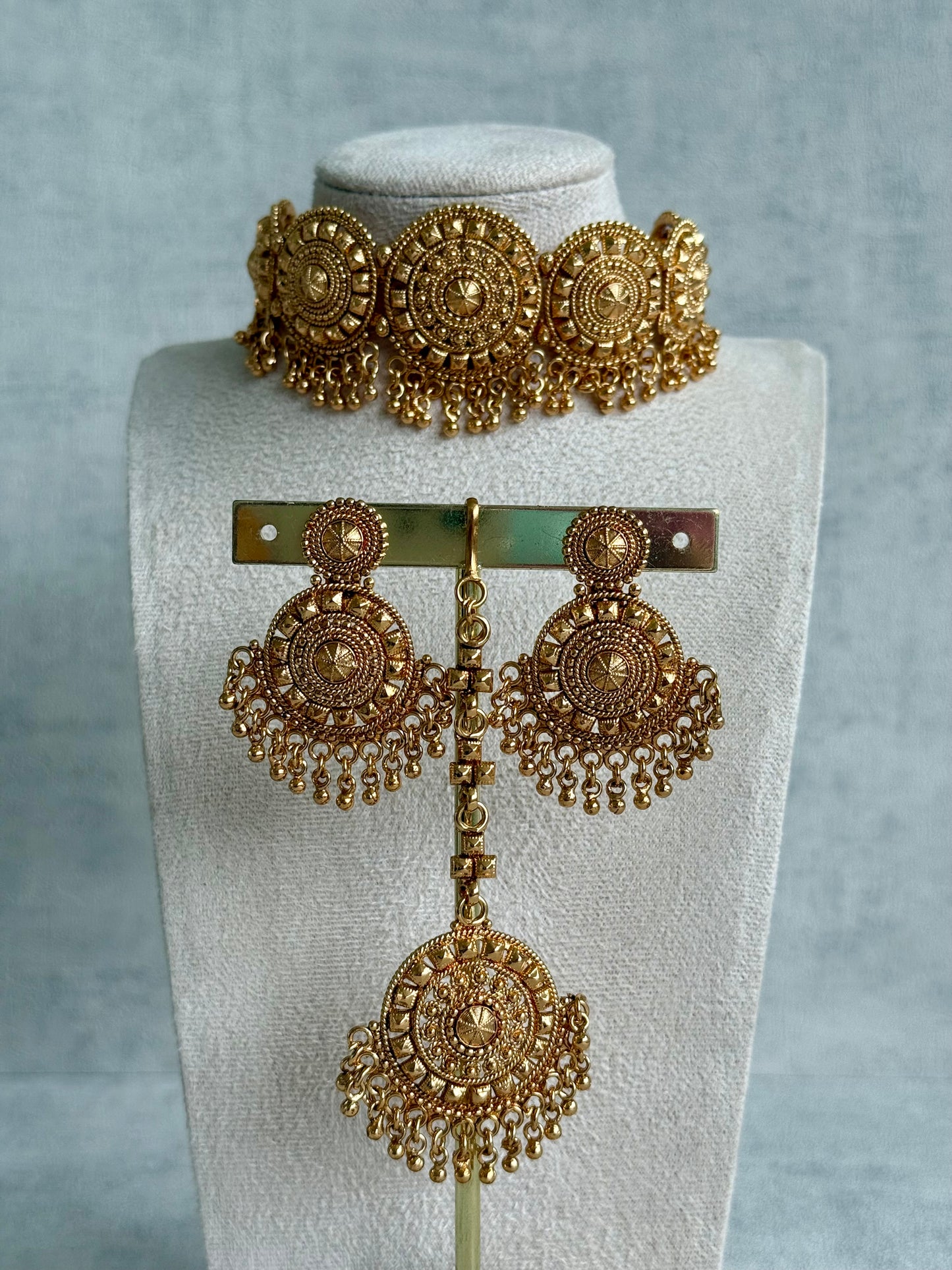Ayura Designs Nawab Set – Antique Gold Choker, Jhumkis & Tikka with Filigree Medallions