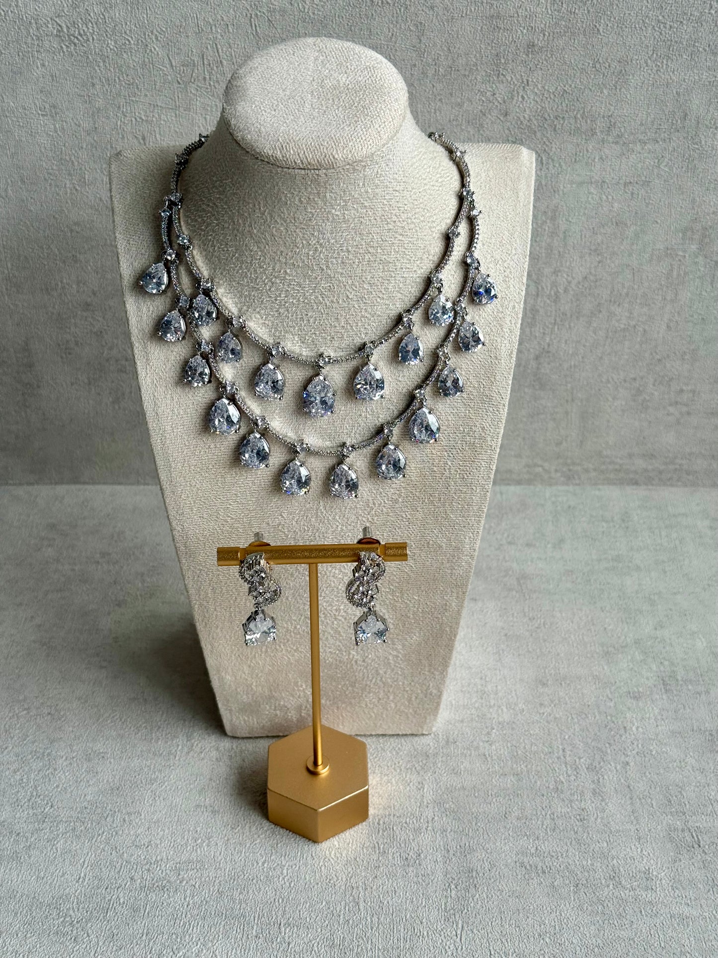 Ayura Designs Nida Set with Necklace & Earrings – Clear Crystal Stones, Diamond-Cut Detailing & Silver Finish