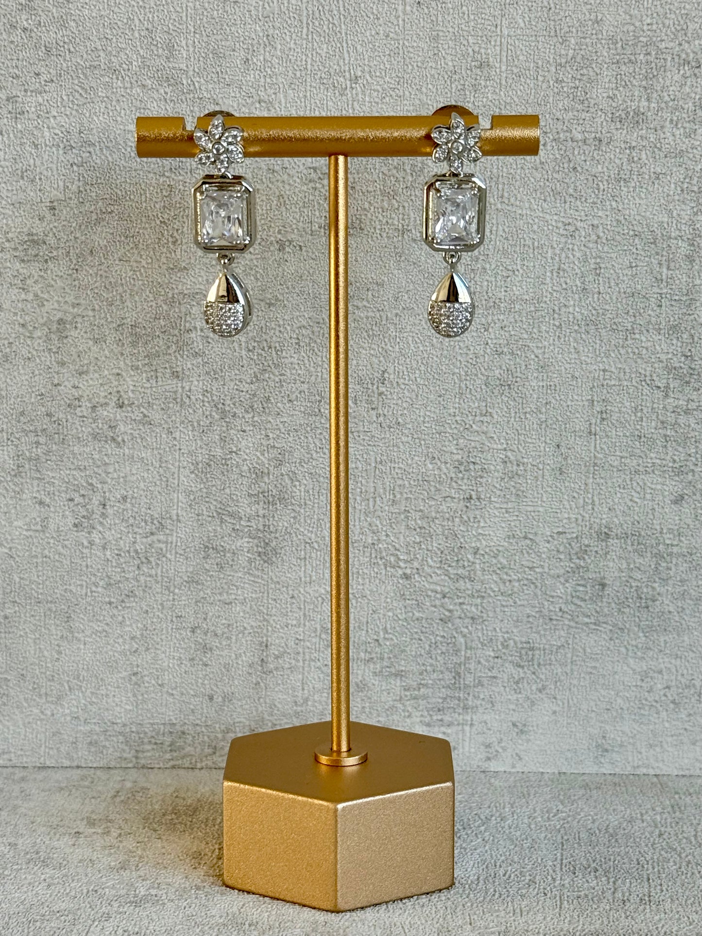 Ayura Designs Estrella Set with Necklace & Earrings – Silver Finish, Moissanite-Inspired Stones and Teardrop Charms