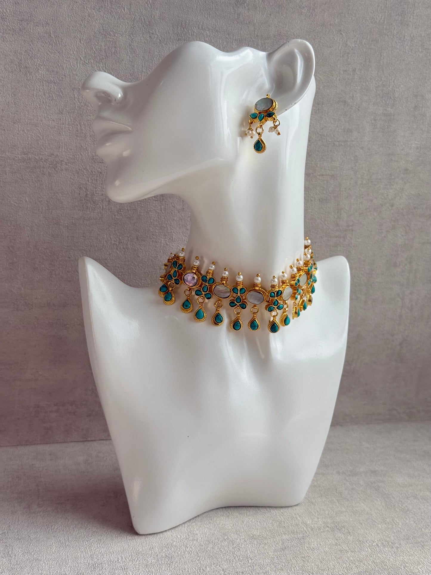 Ayura Designs Rehnuma Kundan Choker Set with Earrings & Turquoise Floral Detailing