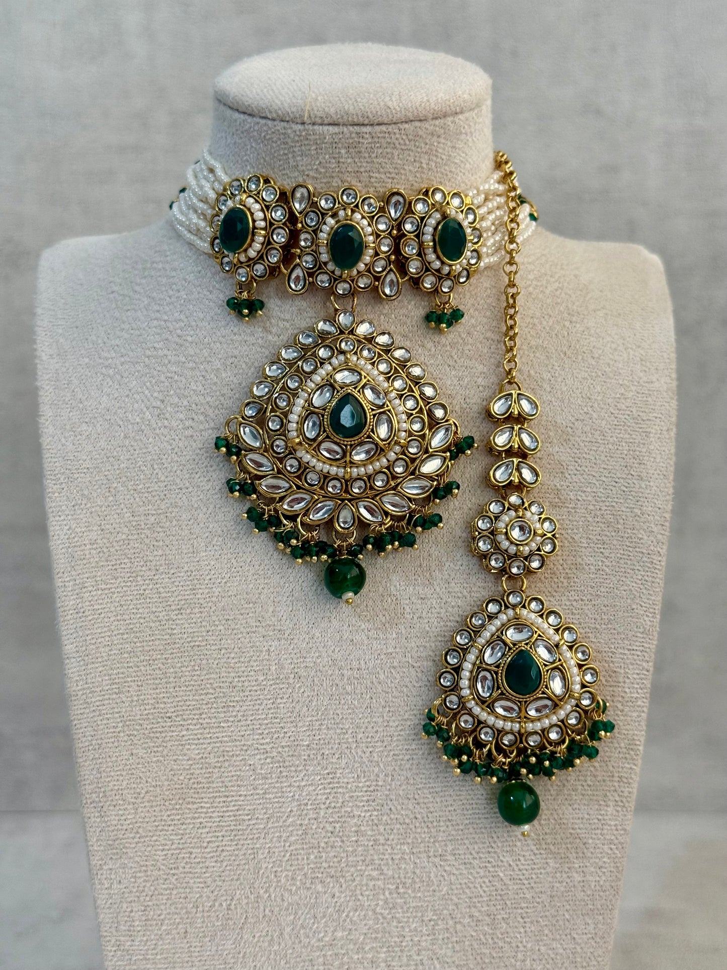 Ayura Designs Tehreem Set with Necklace, Earrings & Tikka – Mirror-Cut Stones, Emerald Green Beads & Antique Gold Finish