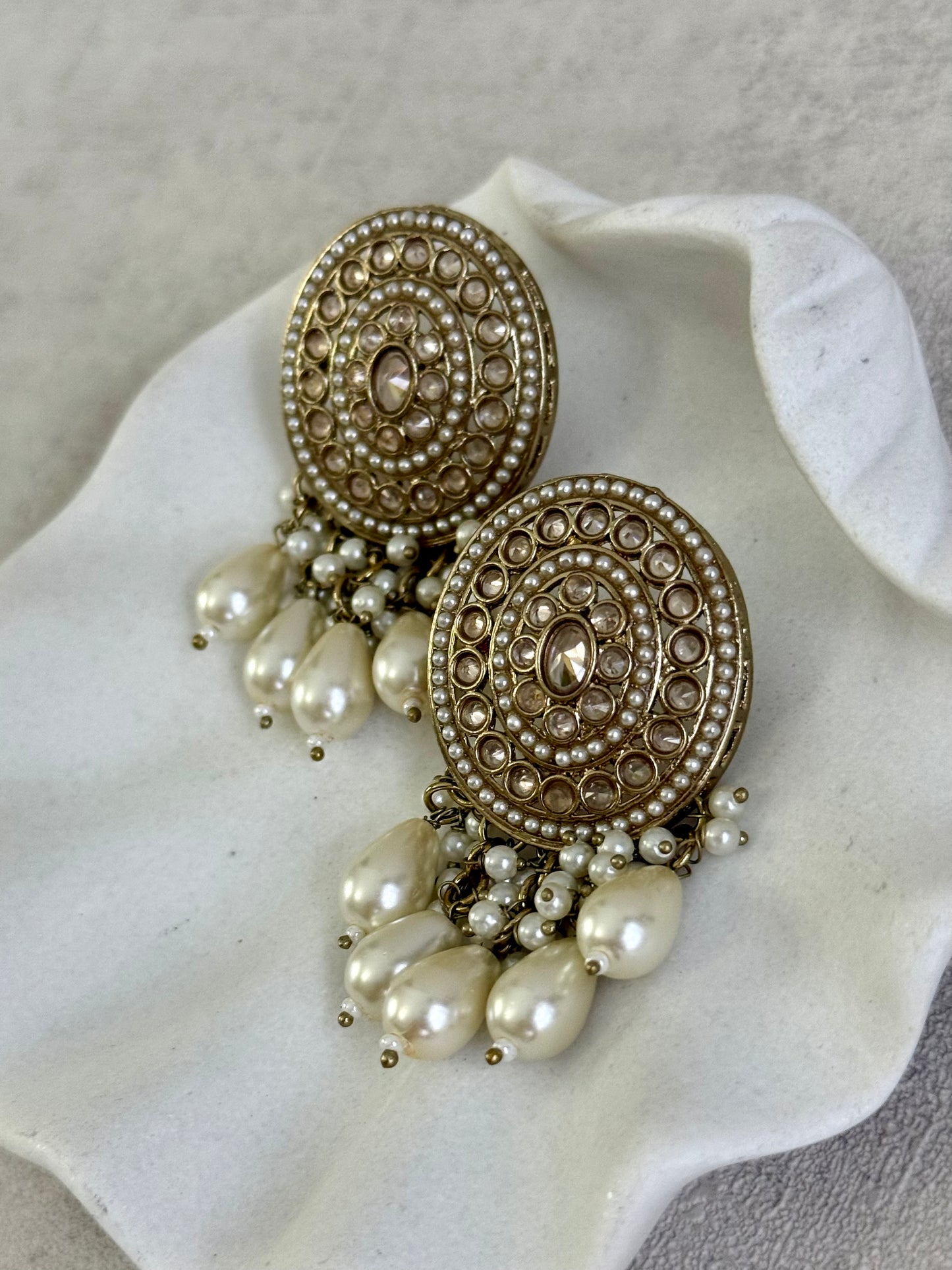 Ayura Designs Aynoor Bloom Circle Earrings – Antique Gold Finish with Mirror-Cut Stones & Pearl Drops