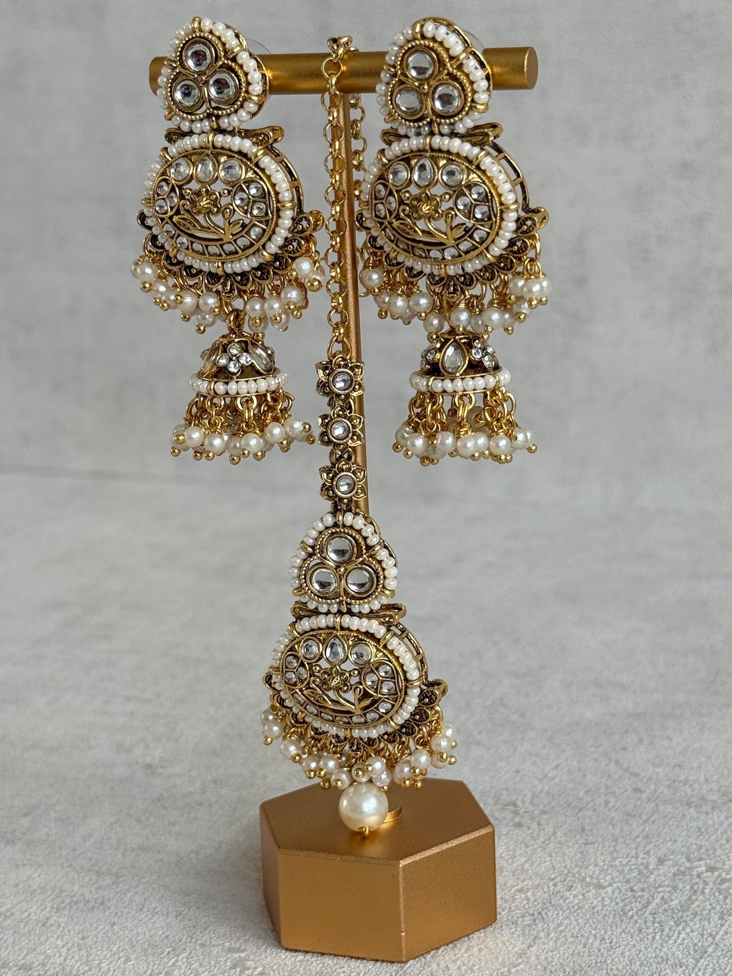 Ayura Designs Krisha Tikka Set with Earrings – Kundan Floral Design & Pearl Jhumkis