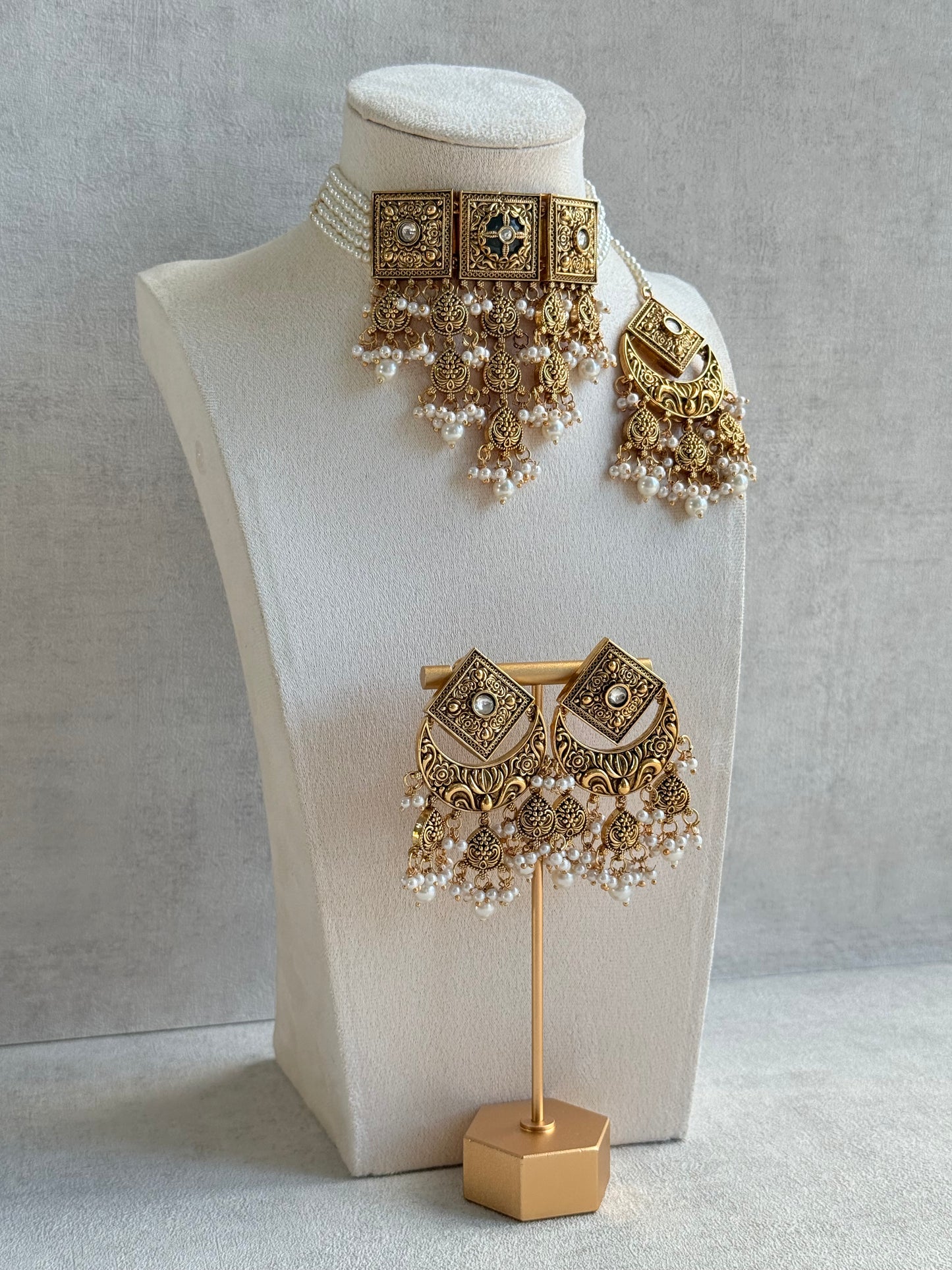 Ayura Designs Samera Choker Set with Earrings & Tikka – Ivory Beads, Pearl Detailing, Green Centre Stone, Floral Motifs & Antique Gold Finish