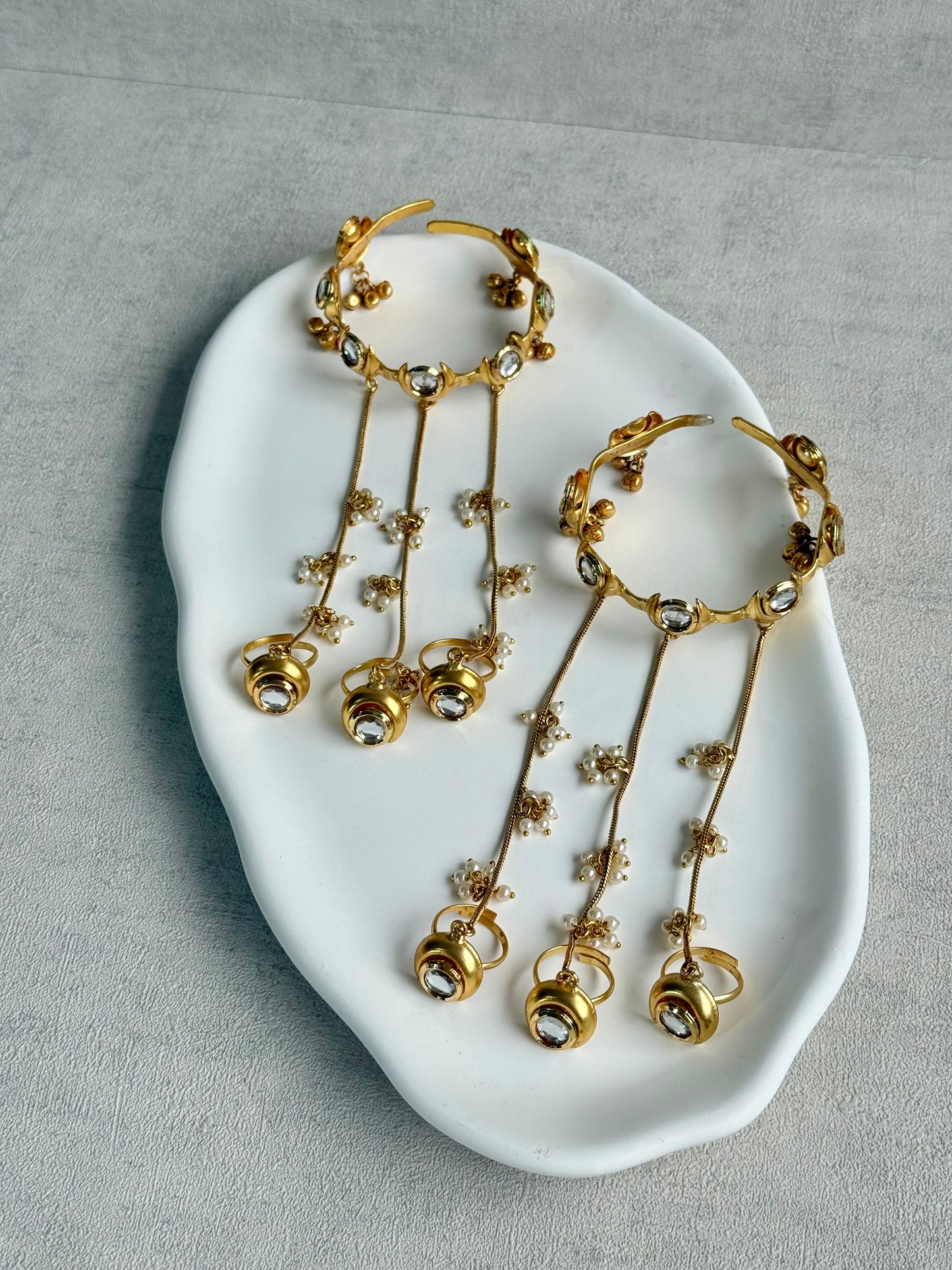 Ayura Designs Chand Haathphool – Antique Gold Hand Harness with Kundan-Style Mirror-Cut Stones & Pearl Detailing