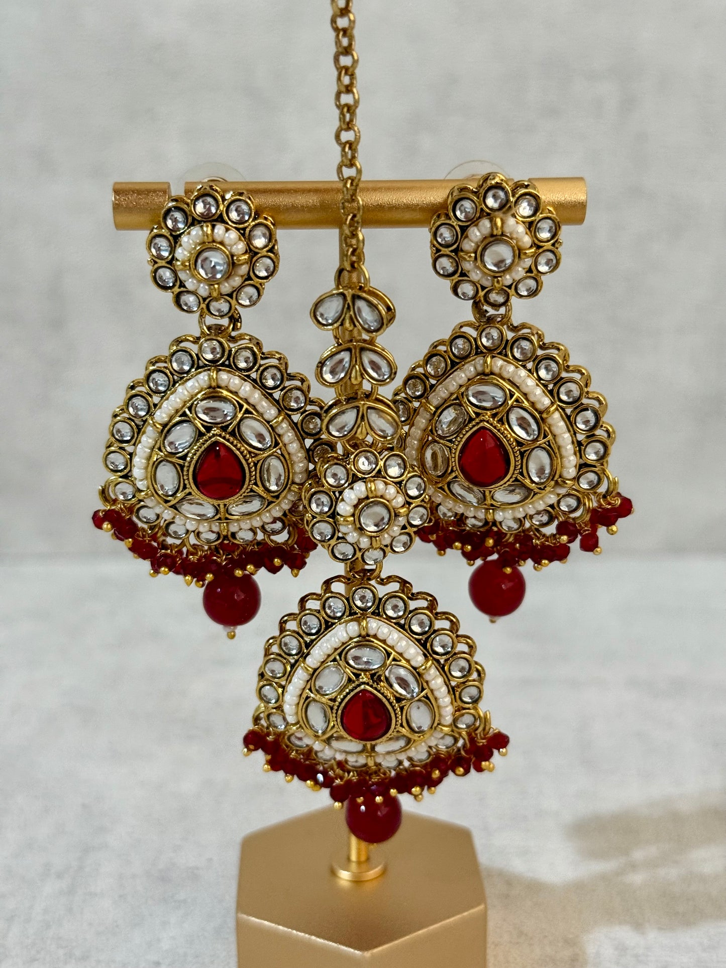 Ayura Designs Tehreem Set with Necklace, Earrings & Tikka – Mirror-Cut Stones, Ruby Red Beads & Antique Gold Finish