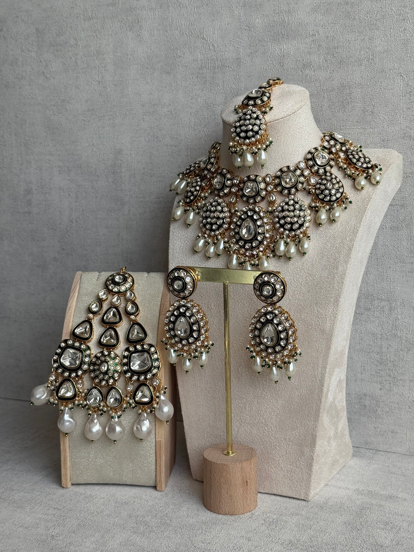 Ayura Designs Ayesha Bridal Set with Necklace, Earrings, Tikka & Passa – Emerald Green Enamel, Mirror-Cut Stones, Pearls & Antique Gold Kundan Detailing