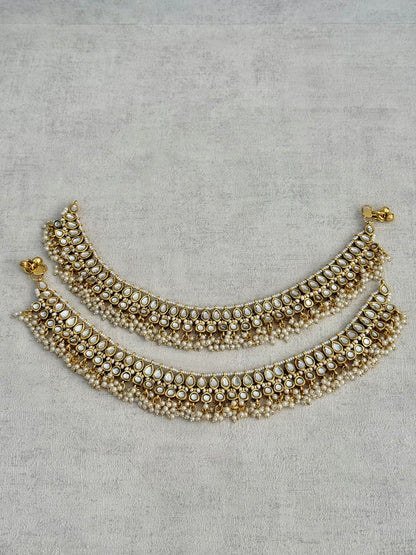 Ayura Designs Zanzi Payals – Kundan Teardrop Anklets with Pearl Cluster Detailing