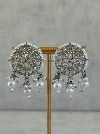 Ayura Designs Ifrah Tikka Set with Studs – Mirror-Cut Stones, Pearls & Antique Silver Finish