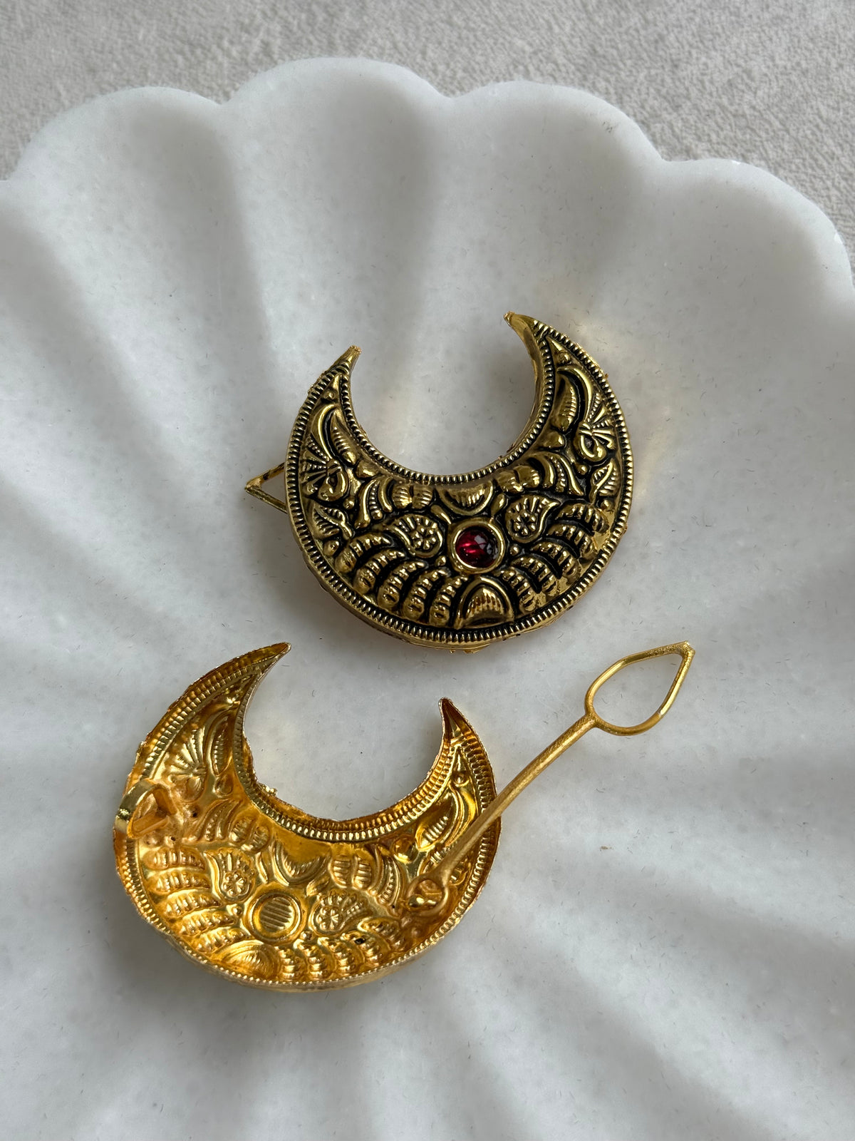 Ayura Designs Jivani Hair Pins – Ornate Crescent Moon Design with Ruby  Stones & Antique Gold Finish