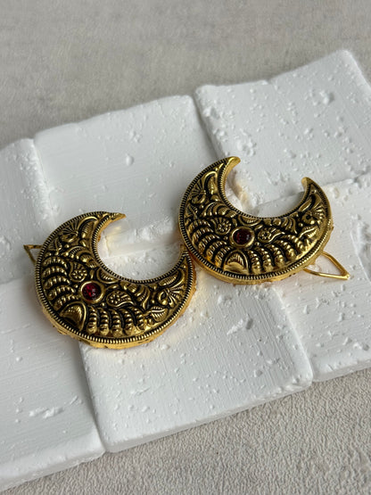 Ayura Designs Jivani Hair Pins – Ornate Crescent Moon Design with Ruby  Stones & Antique Gold Finish