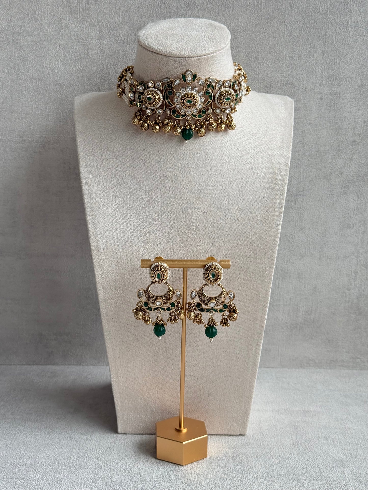 Ayura Designs Sufna Choker Set with Earrings – Emerald Green Stones, Pearl Strands & Kundan Detailing