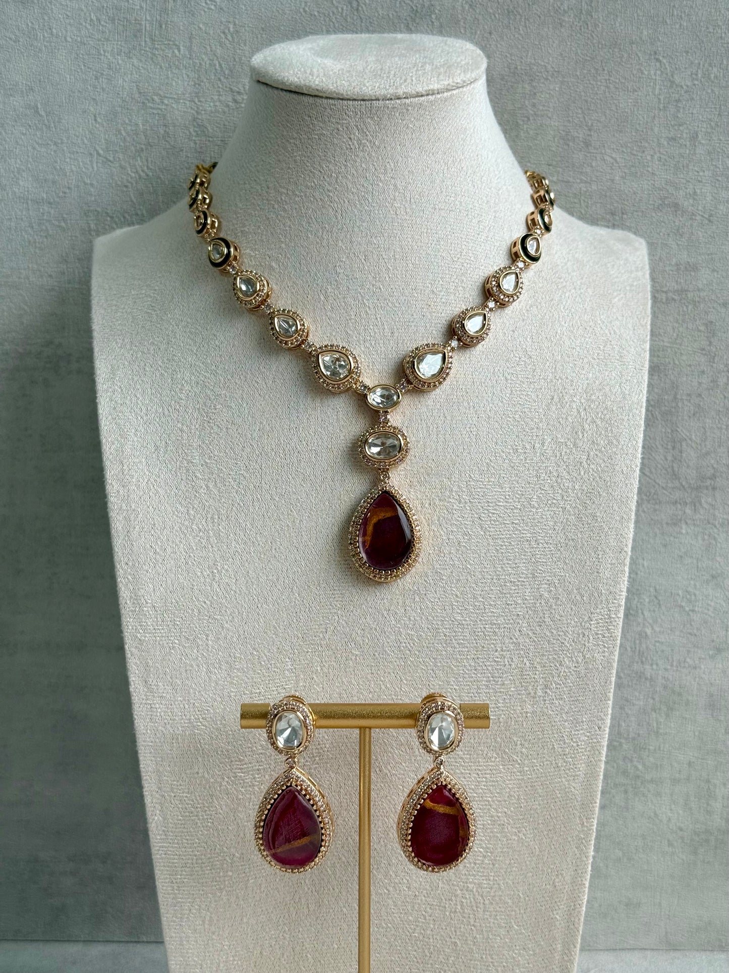 Ayura Designs Lilly Set with Necklace & Earrings – Burnt Crimson Marble Stones, Mirror-Cut Accents & Antique Gold Finish