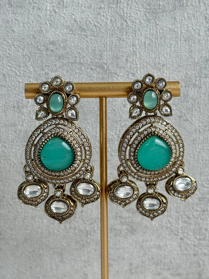 Ayura Designs Rahi Set – Mint & Pistachio Green Dual-Tone Stones with Mirror-Cut Detailing & Pearl Strands