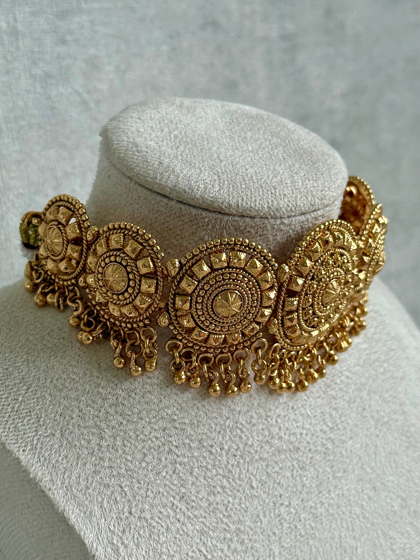 Ayura Designs Nawab Set – Antique Gold Choker, Jhumkis & Tikka with Filigree Medallions