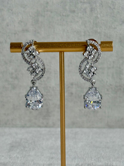 Ayura Designs Nida Set with Necklace & Earrings – Clear Crystal Stones, Diamond-Cut Detailing & Silver Finish