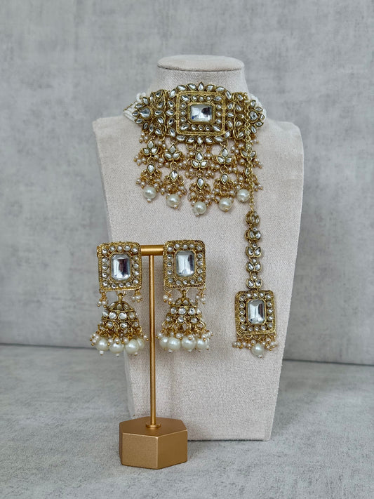 Ayura Designs Maya Choker Set – Luxurious Gold-Plated Kundan & Pearl Jewelry Ensemble with Choker, Earrings & Maang Tikka