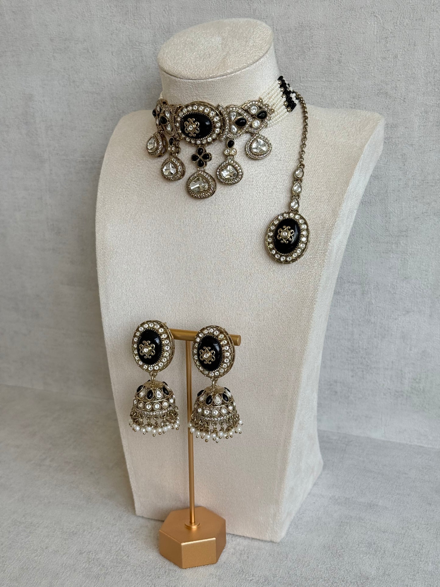 Ayura Designs Myra Choker Set with Earrings & Tikka – Black Kundan & Pearl Detailing