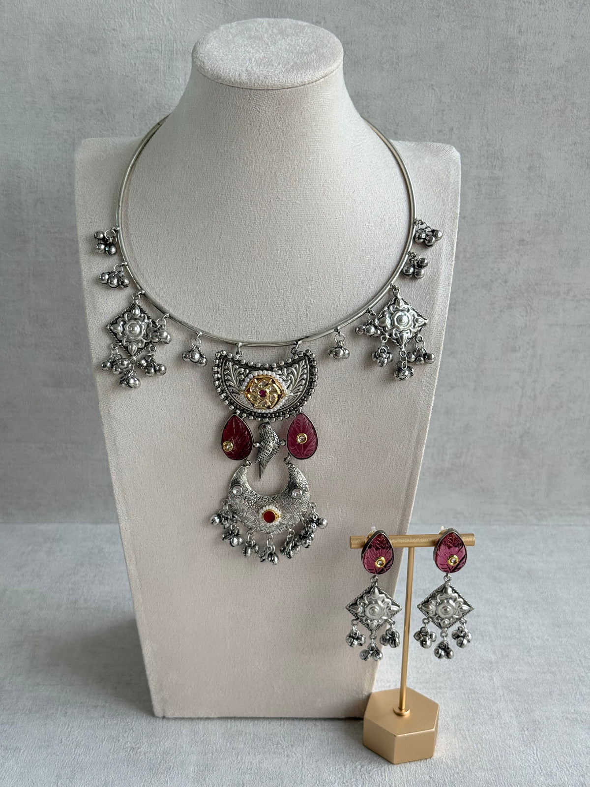 Ayura Designs Jiyana Collar Necklace Set – Rose Pink Carved Teardrop Stones & Oxidised Silver Finish