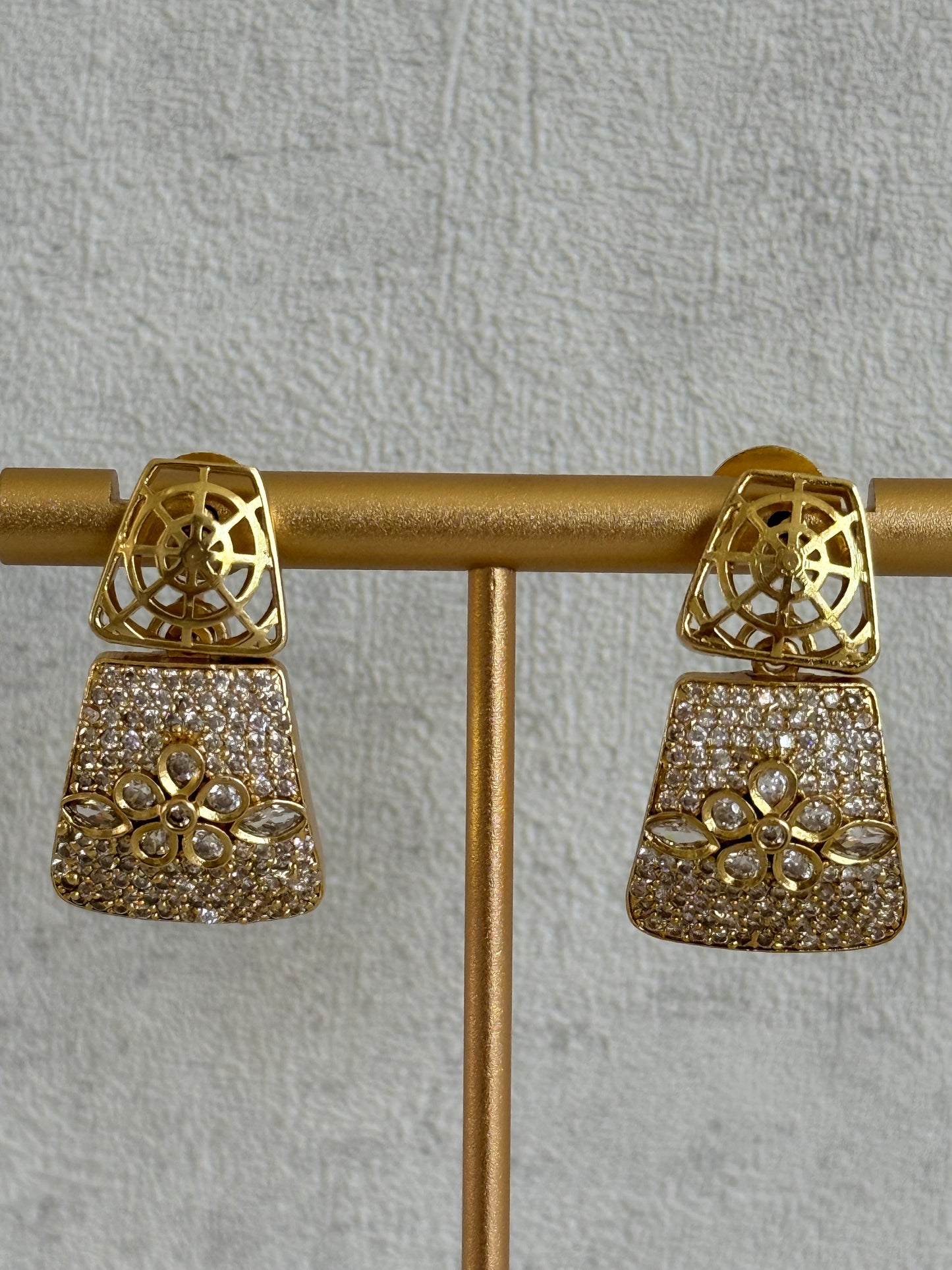 Ayura Designs Vibha Necklace & Stud Earrings Set – Gold Floral Statement Design with Crystal Detailing