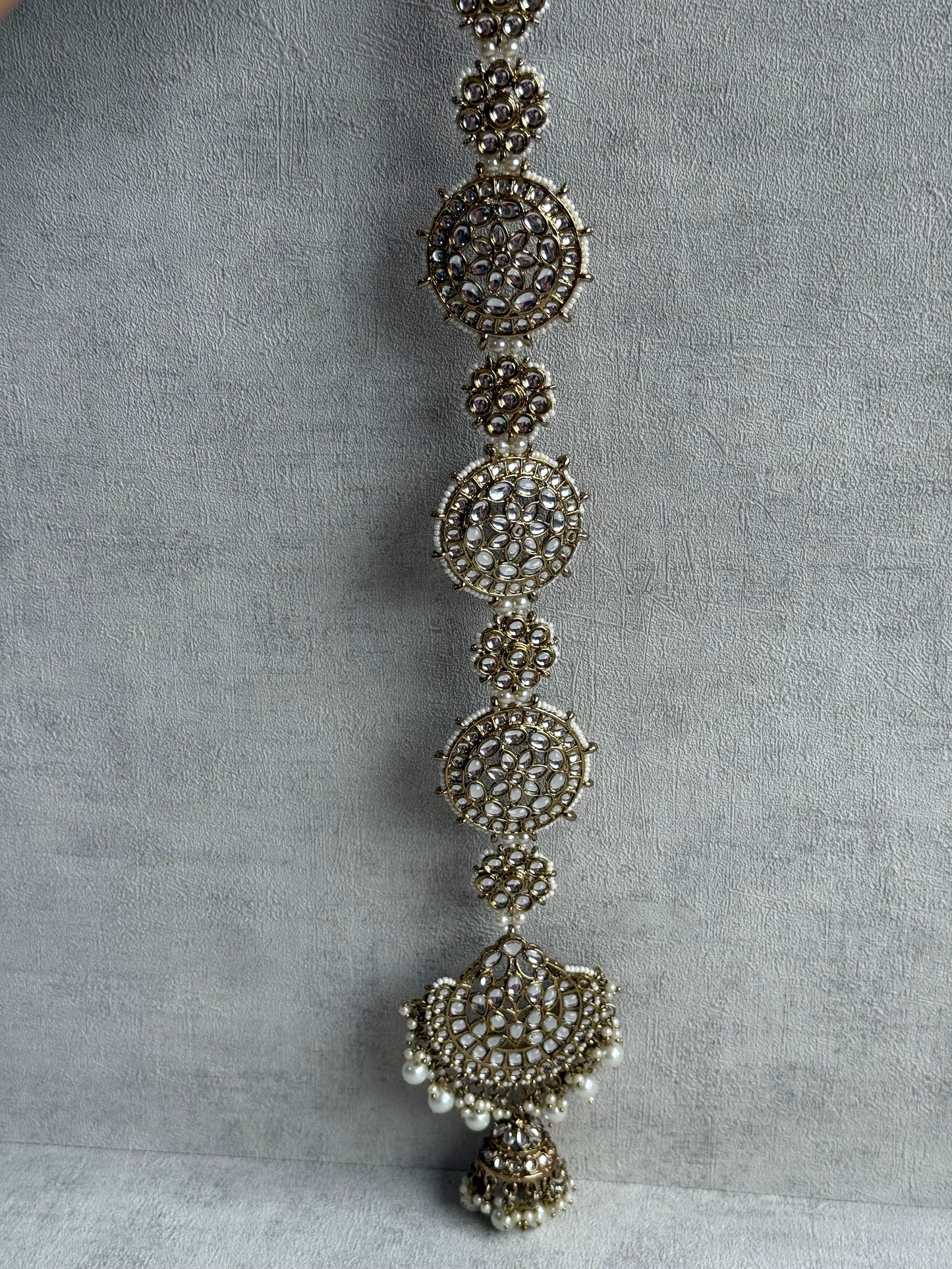 Ayura Designs Laraib Parandi – Mirror-Cut Kundan with Pearl Drops in Antique Gold Finish