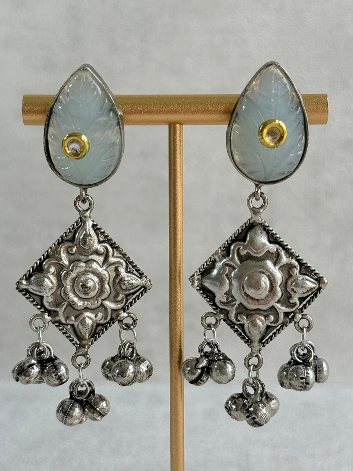 Ayura Designs Jiyana Collar Necklace Set – Dove Grey Carved Teardrop Stones & Oxidised Silver Finish