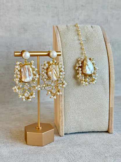 Ayura Designs Niamh Tikka Set – Baroque Pearl & Crystal Cluster Detailing in Antique Gold