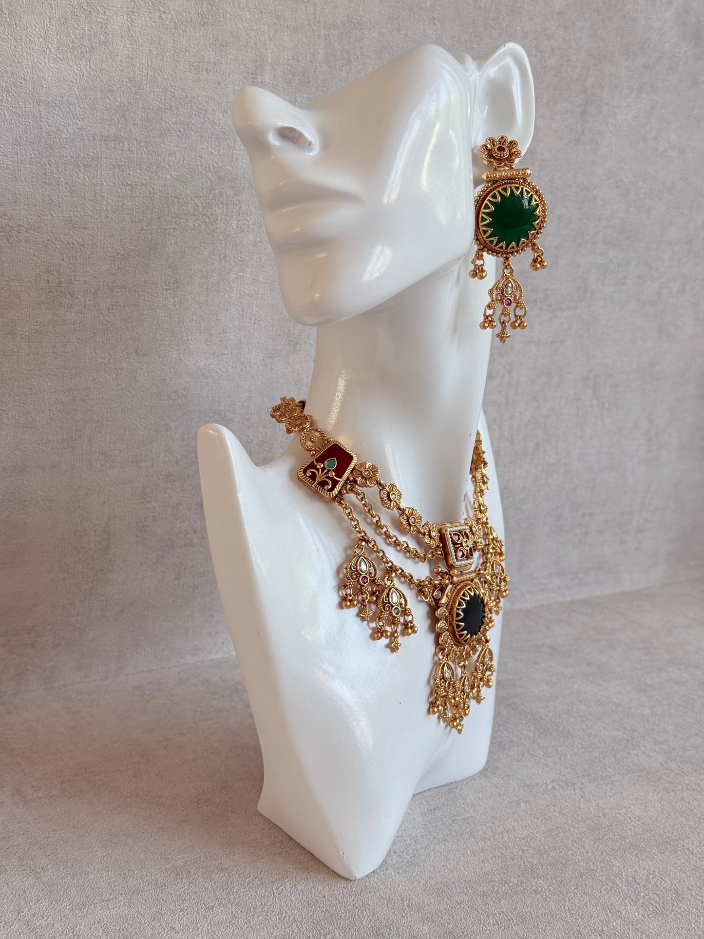 Ayura Designs Bolavi Necklace Set with Earrings – Green Stones, Kundan & Ghungroo Detailing
