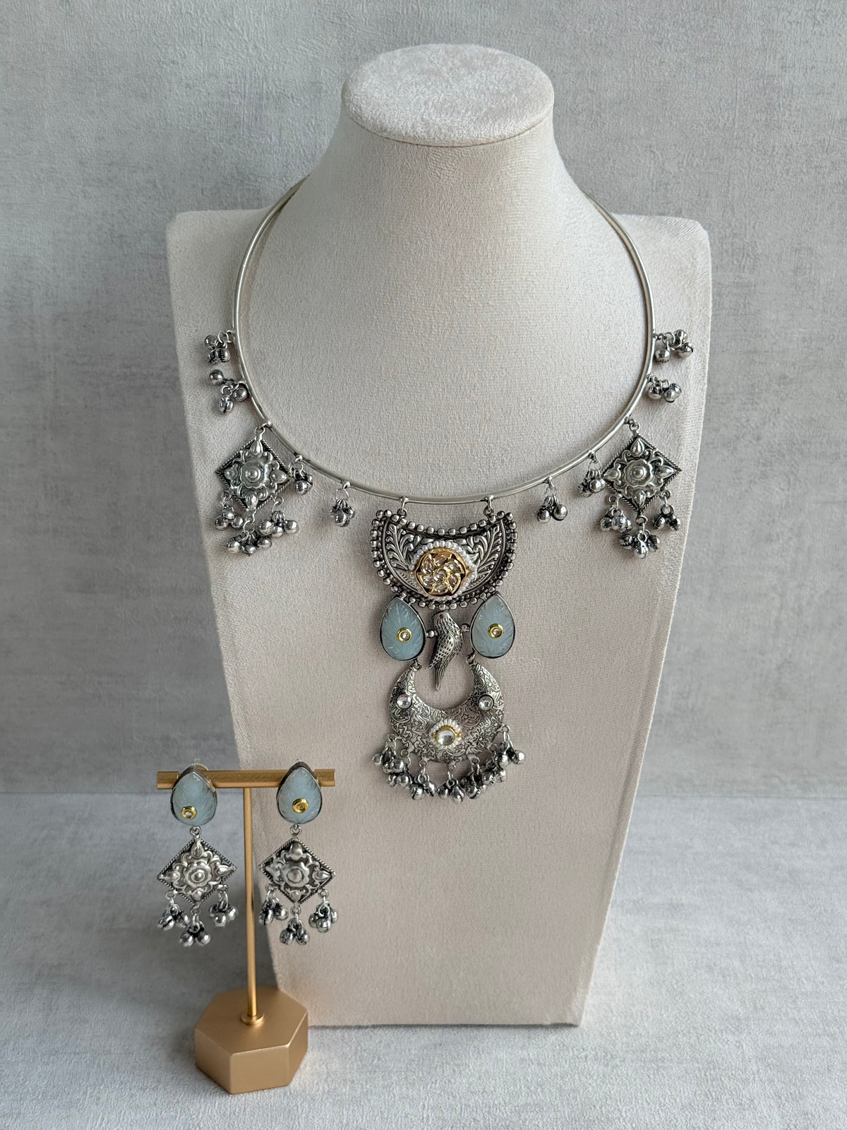 Ayura Designs Jiyana Collar Necklace Set – Dove Grey Carved Teardrop Stones & Oxidised Silver Finish