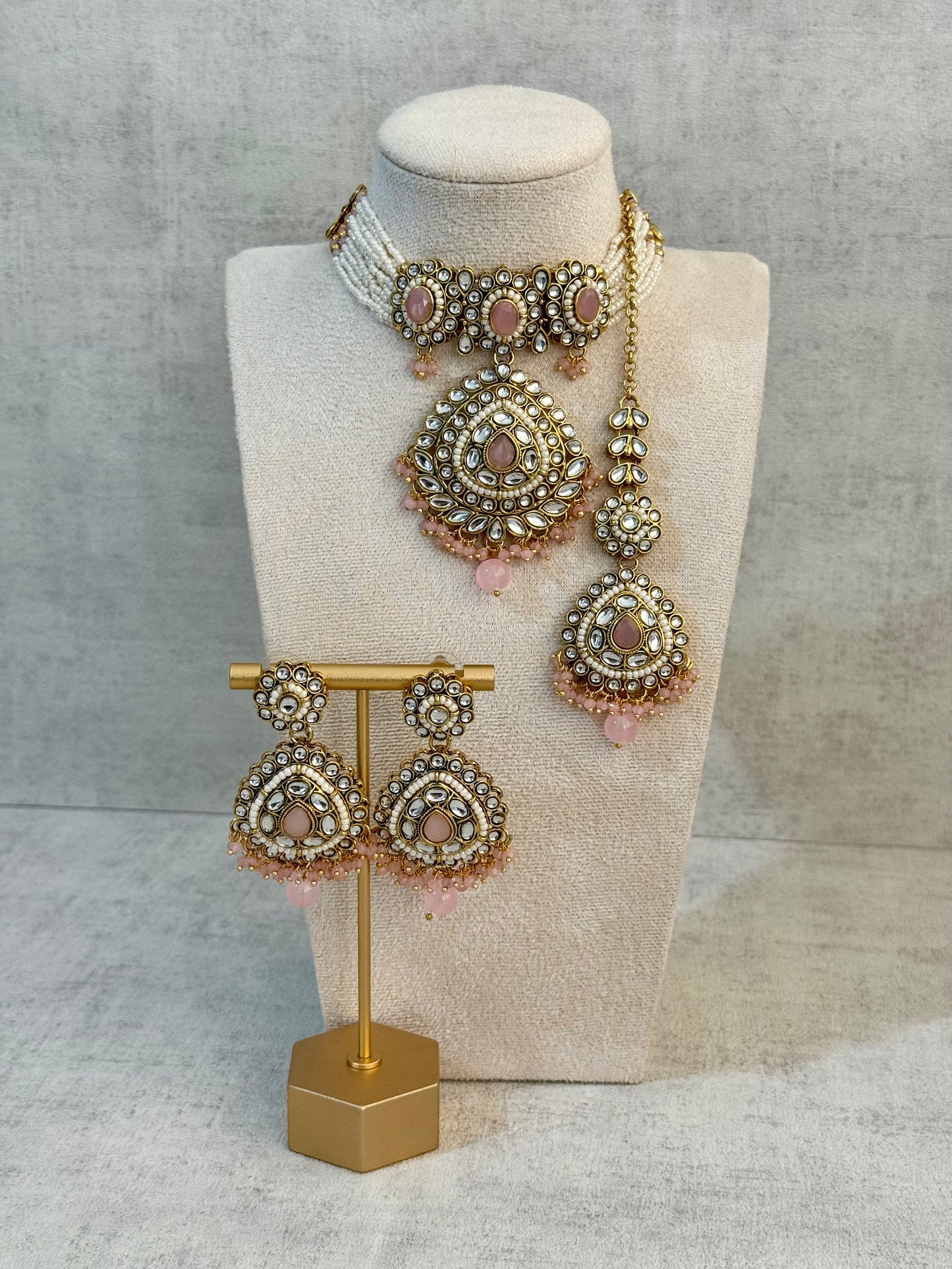 Ayura Designs Tehreem Set with Necklace, Earrings & Tikka – Mirror-Cut Stones, Blush Pink Beads & Antique Gold Finish