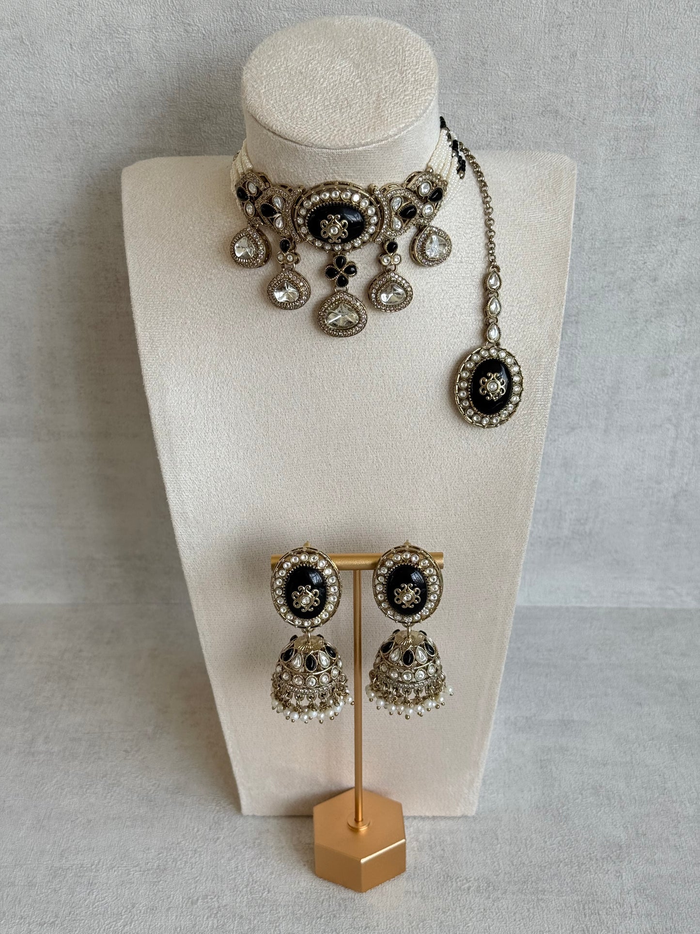 Ayura Designs Myra Choker Set with Earrings & Tikka – Black Kundan & Pearl Detailing