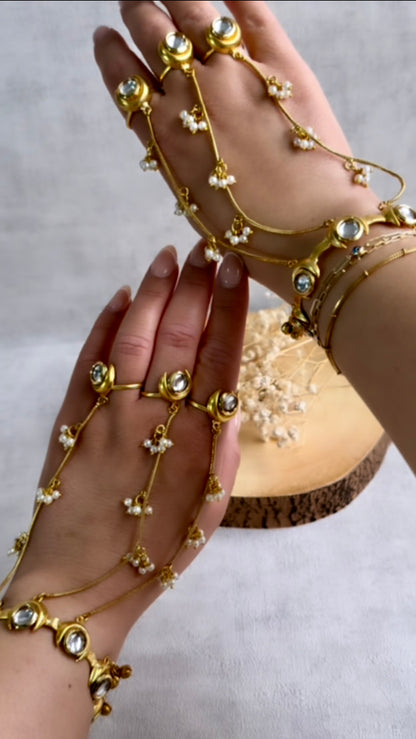 Ayura Designs Chand Haathphool – Antique Gold Hand Harness with Kundan-Style Mirror-Cut Stones & Pearl Detailing