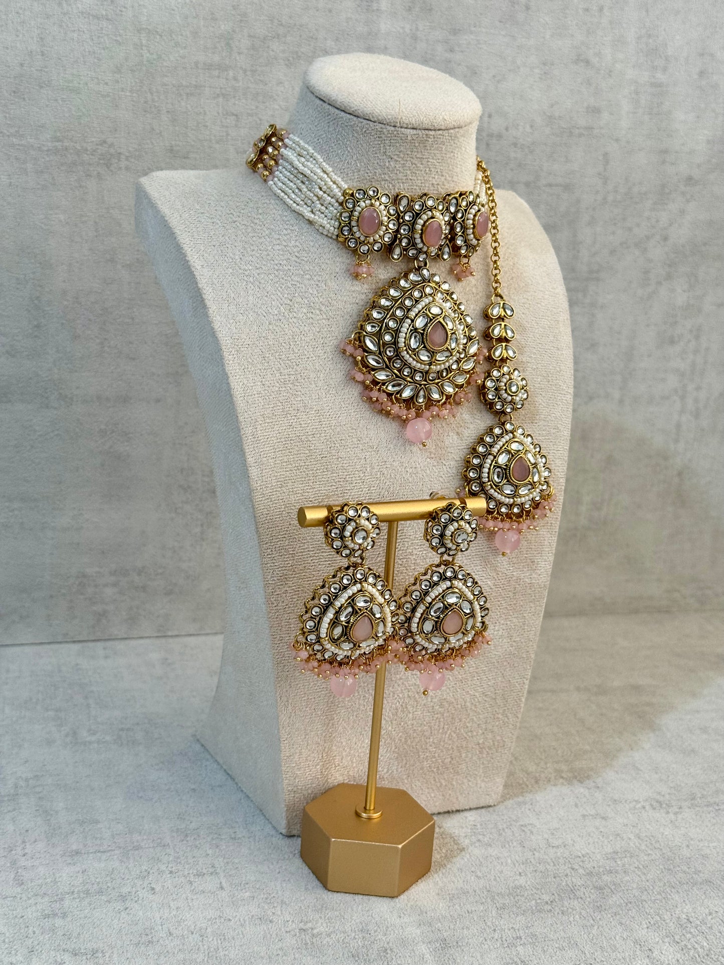 Ayura Designs Tehreem Set with Necklace, Earrings & Tikka – Mirror-Cut Stones, Blush Pink Beads & Antique Gold Finish
