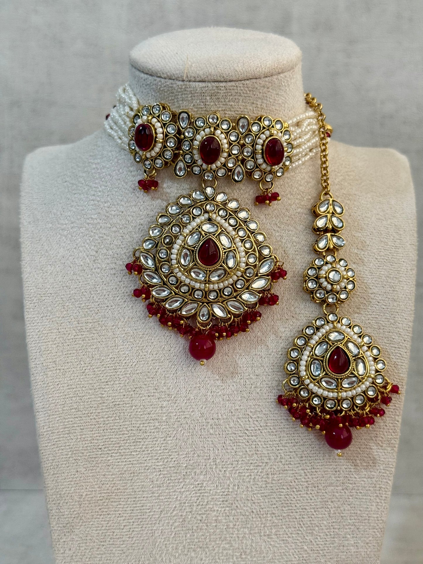 Ayura Designs Tehreem Set with Necklace, Earrings & Tikka – Mirror-Cut Stones, Fuchsia Beads & Antique Gold Finish