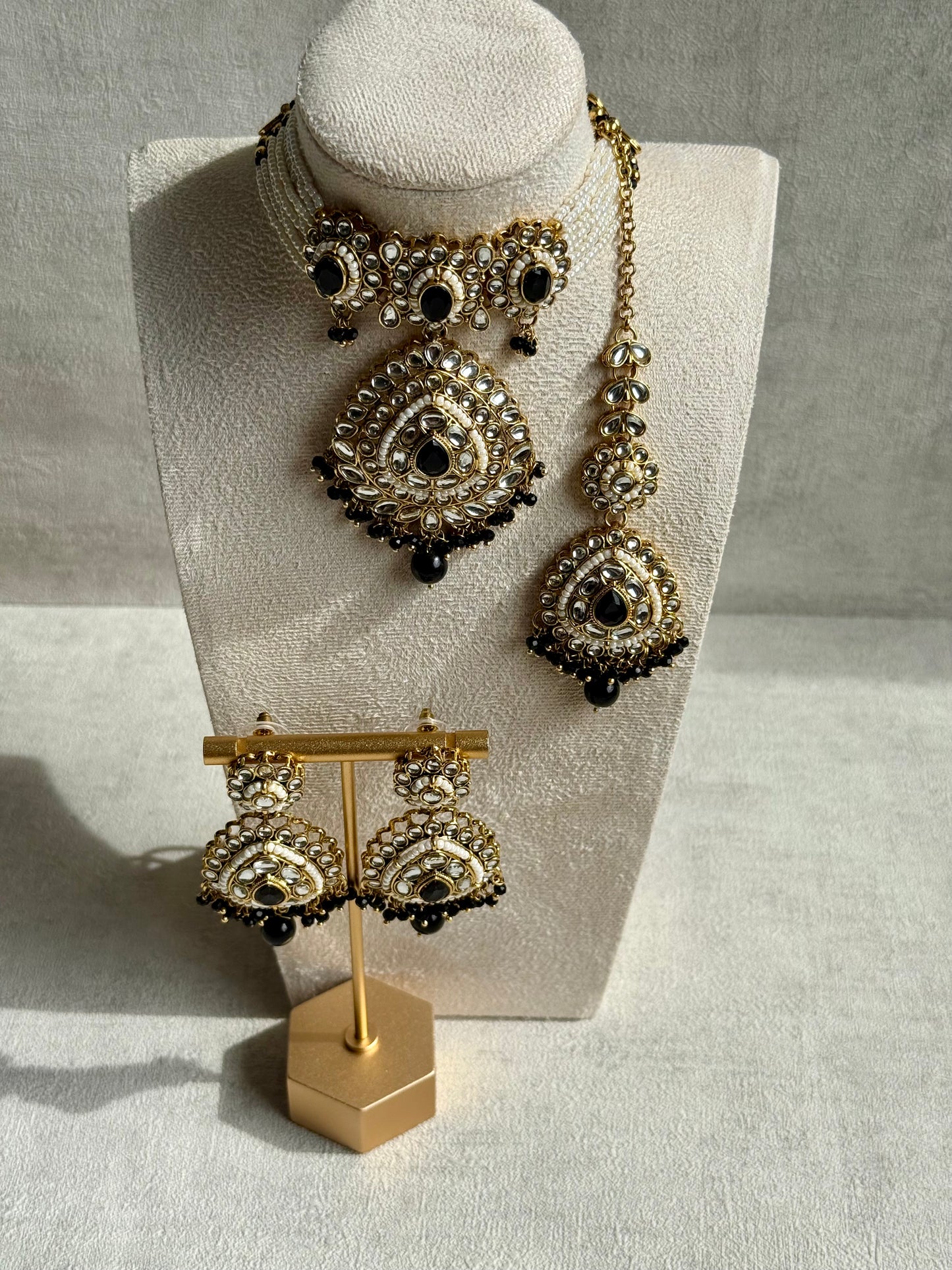 Ayura Designs Tehreem Set with Necklace, Earrings & Tikka – Mirror-Cut Stones, Black Beads & Antique Gold Finish