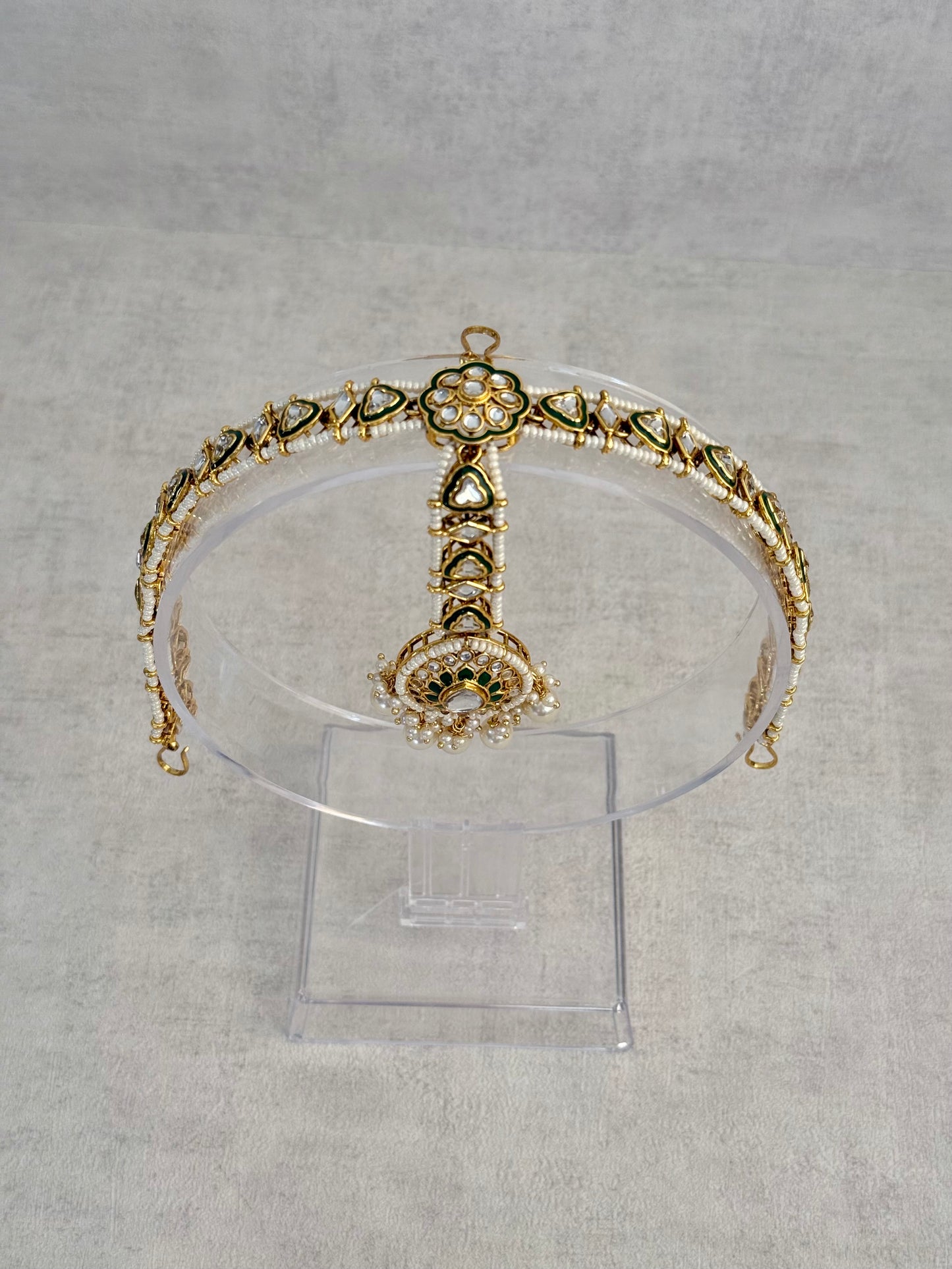 Ayura Designs Kassu Tikka Sheeshphool – Kundan & Green Enamel Headpiece with Pearl Drops