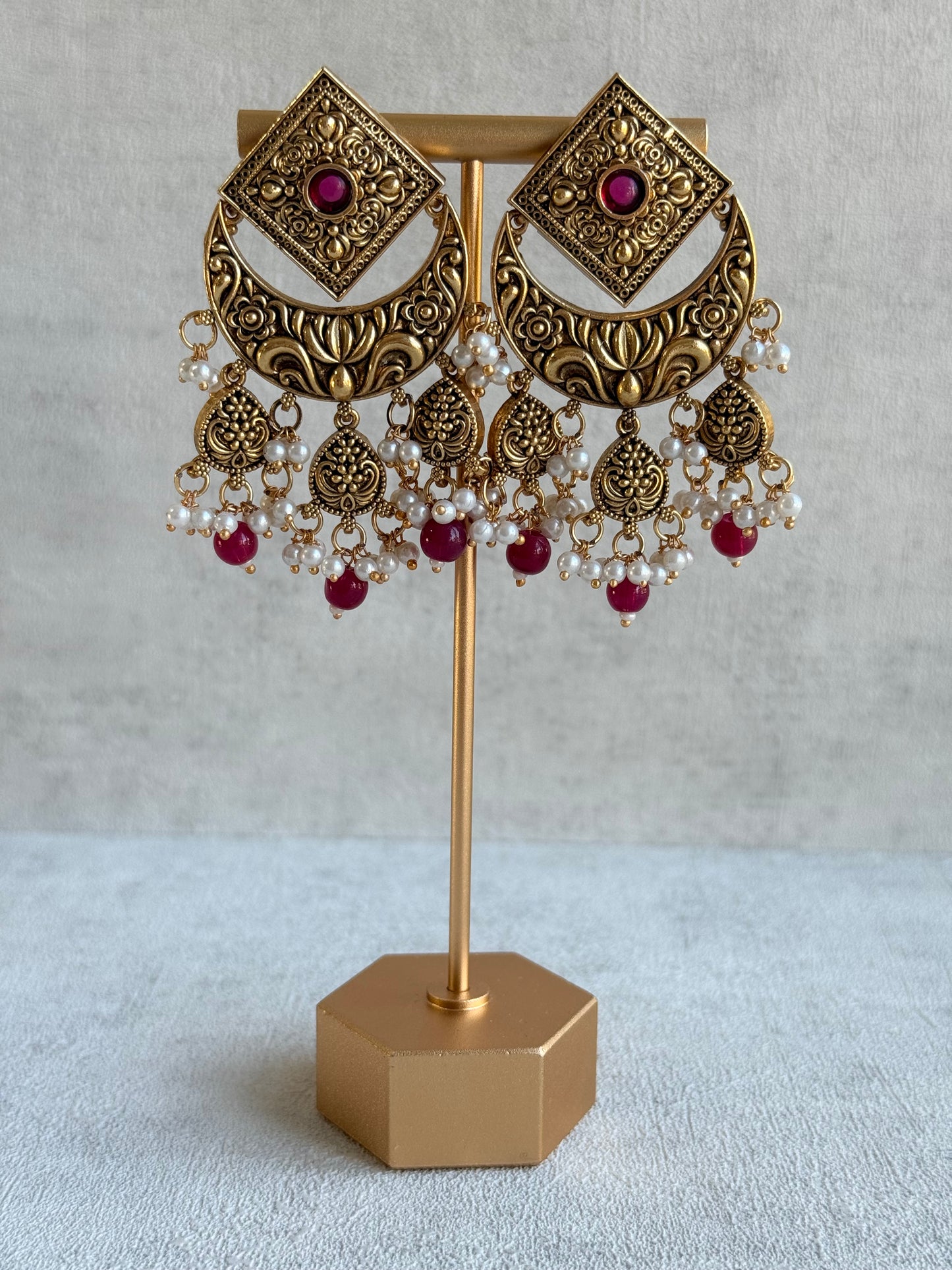 Ayura Designs Samera Choker Set with Earrings & Tikka – Rani Pink Beads, Pearl Detailing, Green Centre Stone, Floral Motifs & Antique Gold Finish