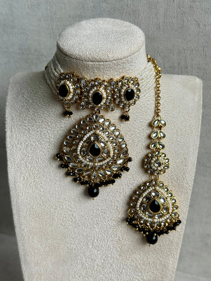 Ayura Designs Tehreem Set with Necklace, Earrings & Tikka – Mirror-Cut Stones, Black Beads & Antique Gold Finish