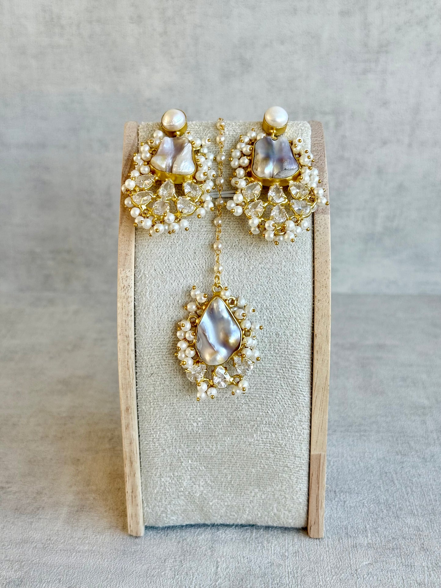 Ayura Designs Niamh Tikka Set – Grey Baroque Pearl & Crystal Cluster Detailing in Antique Gold