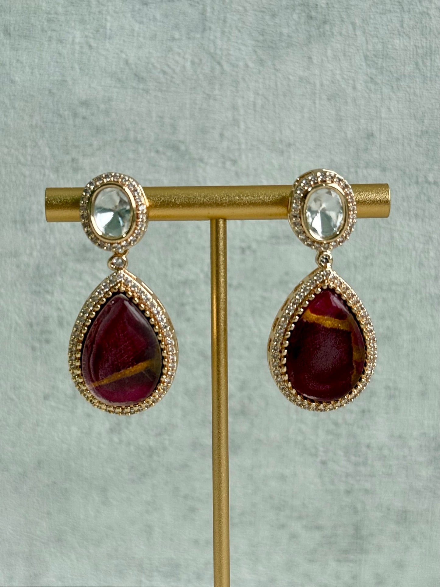 Ayura Designs Lilly Set with Necklace & Earrings – Burnt Crimson Marble Stones, Mirror-Cut Accents & Antique Gold Finish