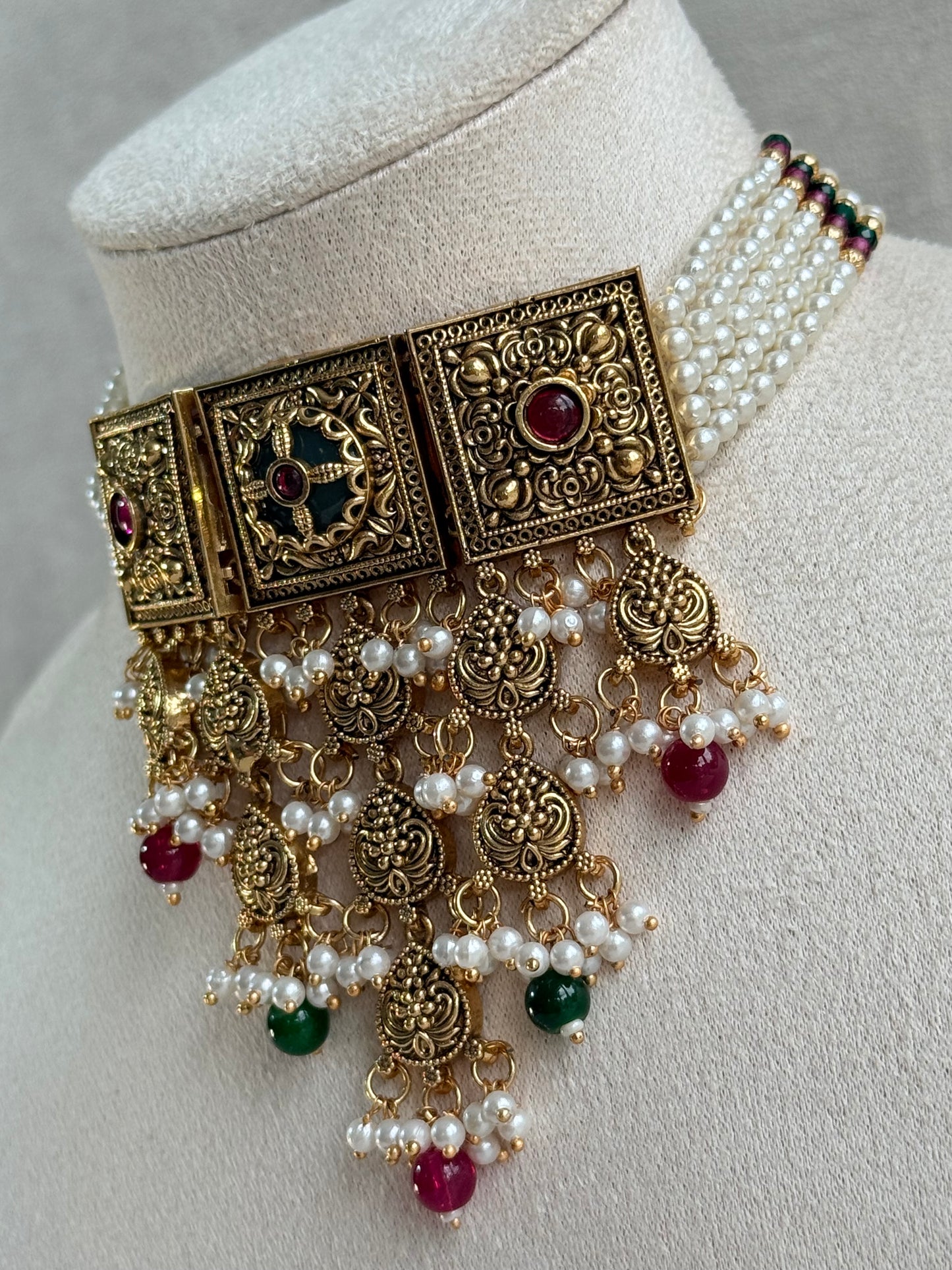 Ayura Designs Samera Choker Set with Earrings & Tikka – Rani Pink & Emerald Green Beads, Pearl Detailing, Green Centre Stone, Floral Motifs & Antique Gold Finish