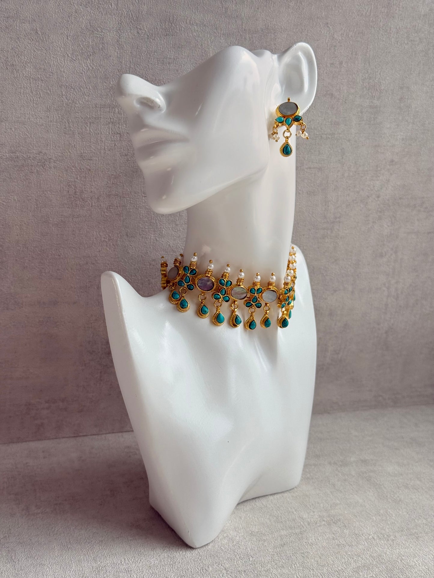 Ayura Designs Rehnuma Kundan Choker Set with Earrings & Turquoise Floral Detailing